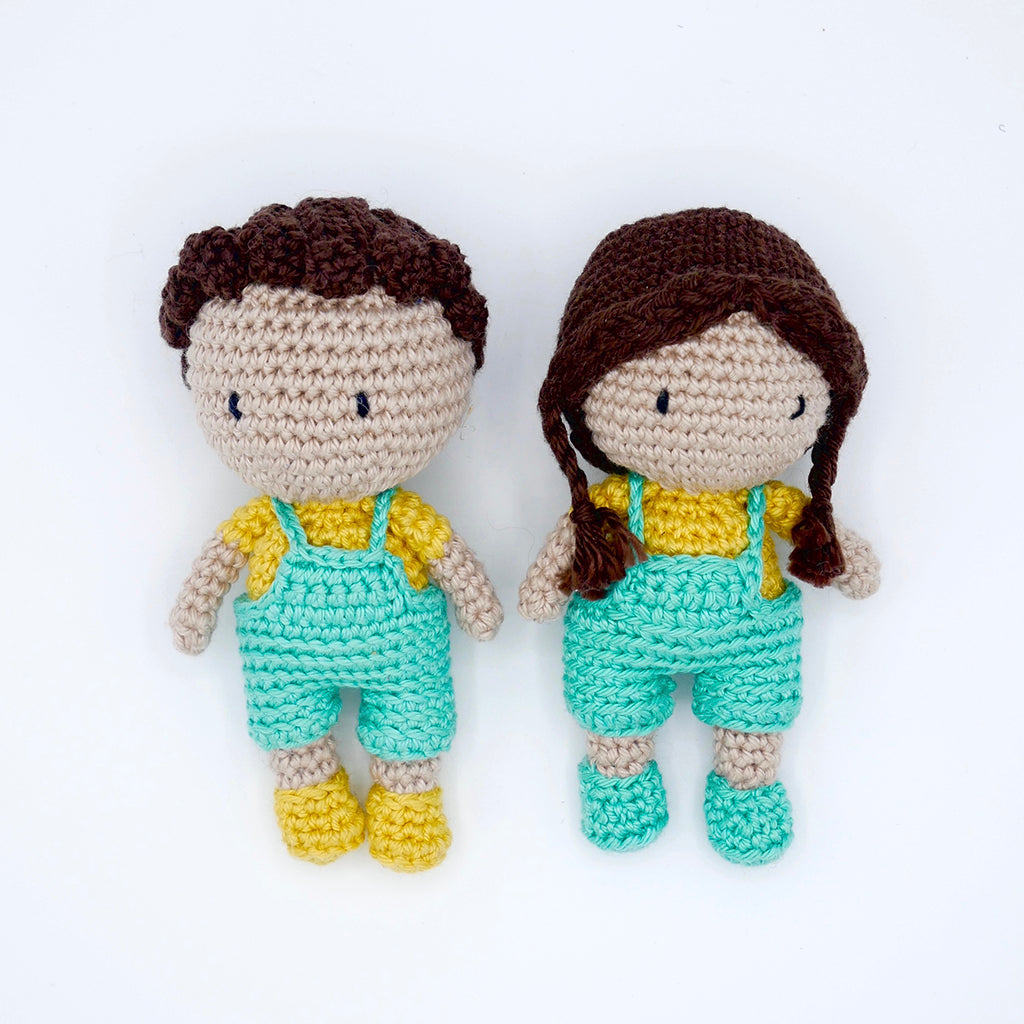 Pocket Peach dolls called Paco  and Prisha in organic cotton crochet