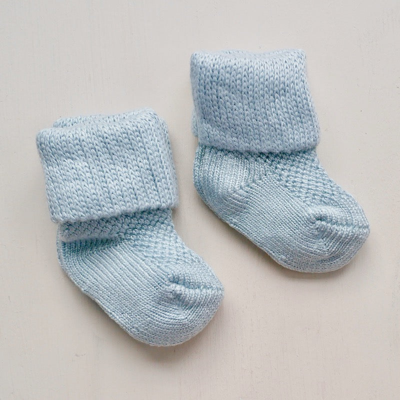 Bamboo cotton baby socks in blue